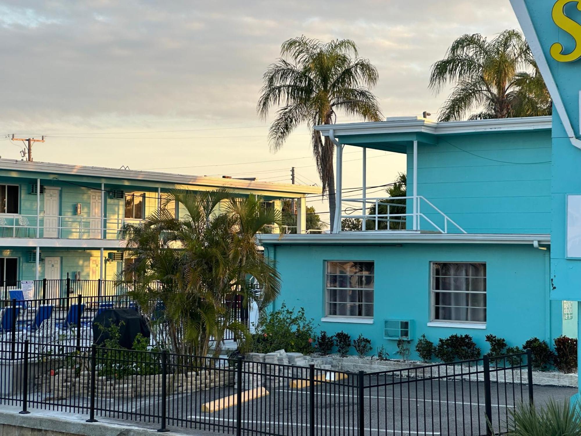 Sea Jay Motel And Marina (Adults Only) St. Pete Beach Dış mekan fotoğraf